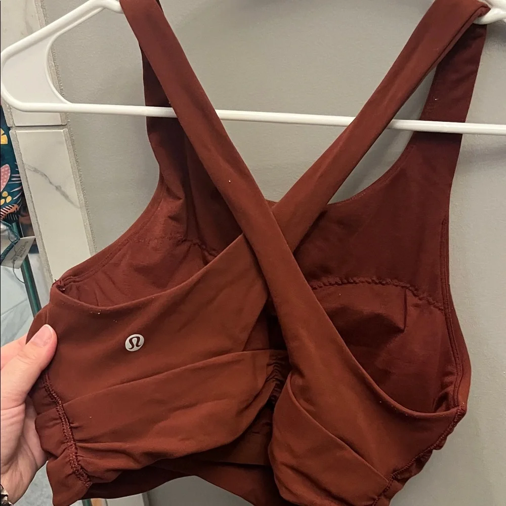 Lululemon Sports Bra Top Cute Crossover details! - Picture 2 of 3